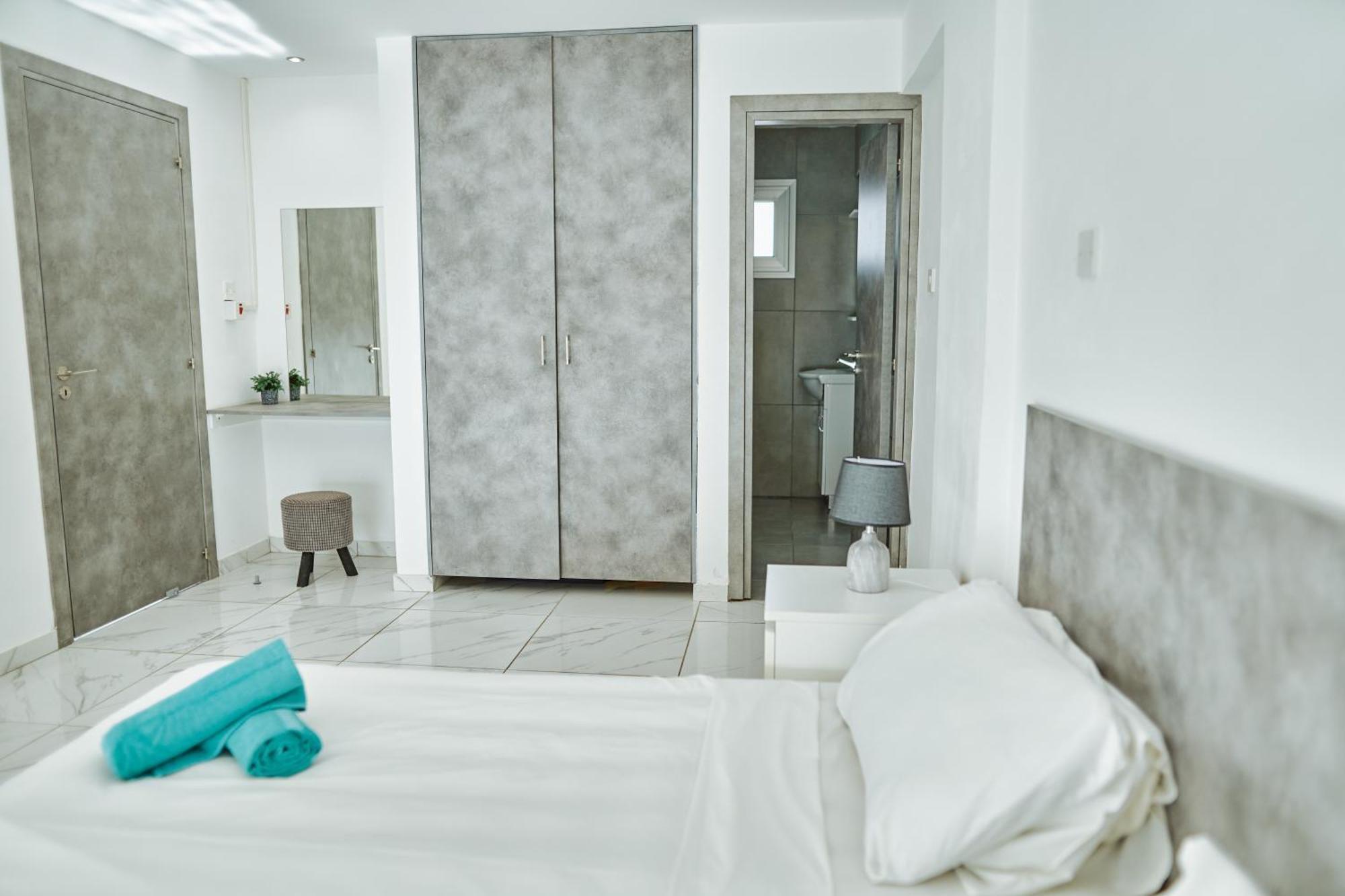 Nissi Adonis Suites Ayía Nápa Extérieur photo